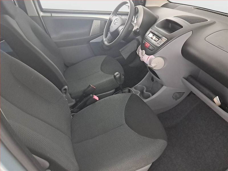 Toyota Aygo (2007) 1.0 VVT-i, po STK - fotka 9 z 17