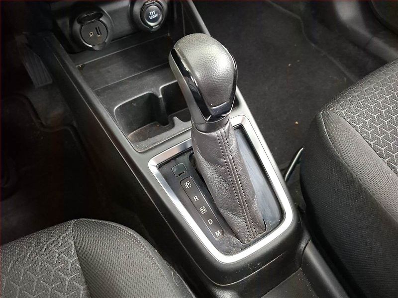 Suzuki Swift (2019) 1.0 BoosterJet, Automat, Navi - fotka 13 z 16