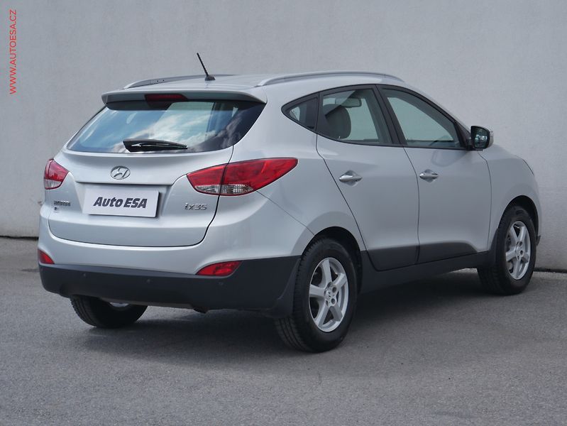 Hyundai ix35 (2012) 1.6 GDi, ČR, AC, tempo, park - fotka 4 z 18