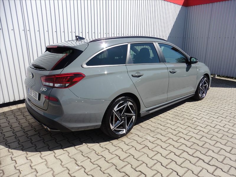 Hyundai i30 1,5 N-Line 103kW T-GDI - fotka 4 z 13