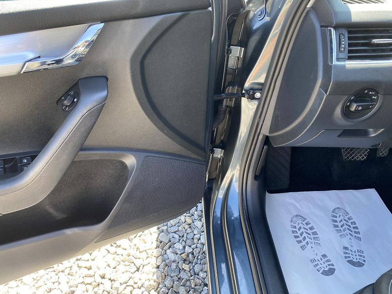 Škoda Octavia 1.6TDi 115PS DSG DPH REZERVACE - fotka 90 z 154