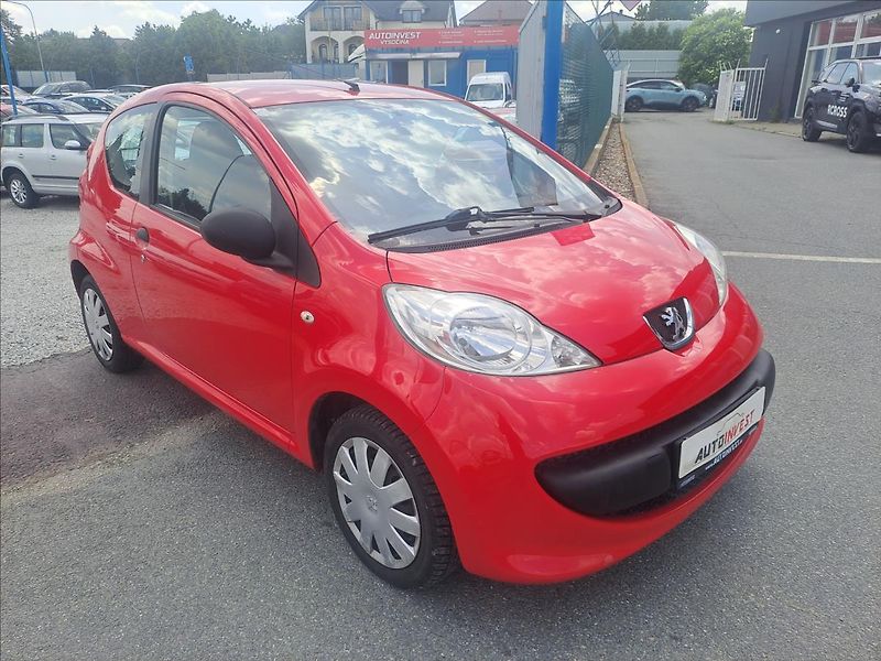 Peugeot 107 1,0 i - fotka 2 z 9