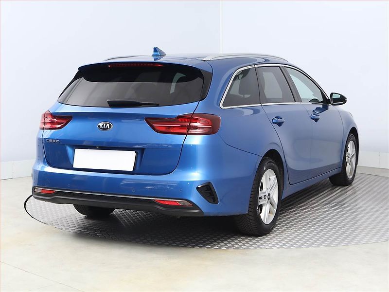Kia Ceed (2020) 1.4 T-GDI, Automat, Serv.kniha - fotka 5 z 18