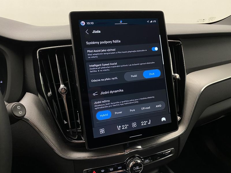 Volvo XC60 T8 AWD RECHARGE BLACK EDITION - fotka 47 z 63