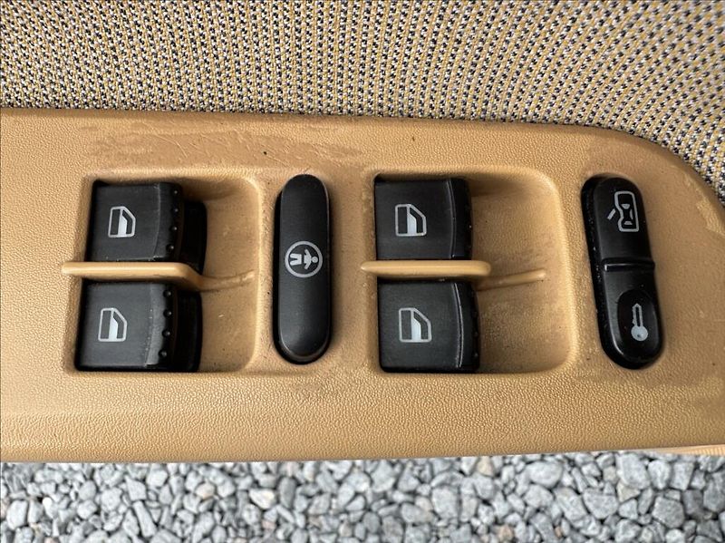 Škoda Octavia 1,9 TDI 81kW ELEGANCE původ ČR - fotka 23 z 48