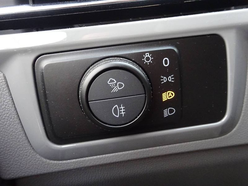 Volkswagen Caravelle (2025) Style 2,0TDI 4 Motion 8.AUT DR - fotka 24 z 31