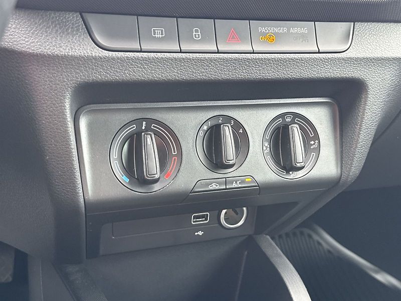 Škoda Fabia (2021) Combi 1.0 TSI Ambition + - fotka 21 z 29