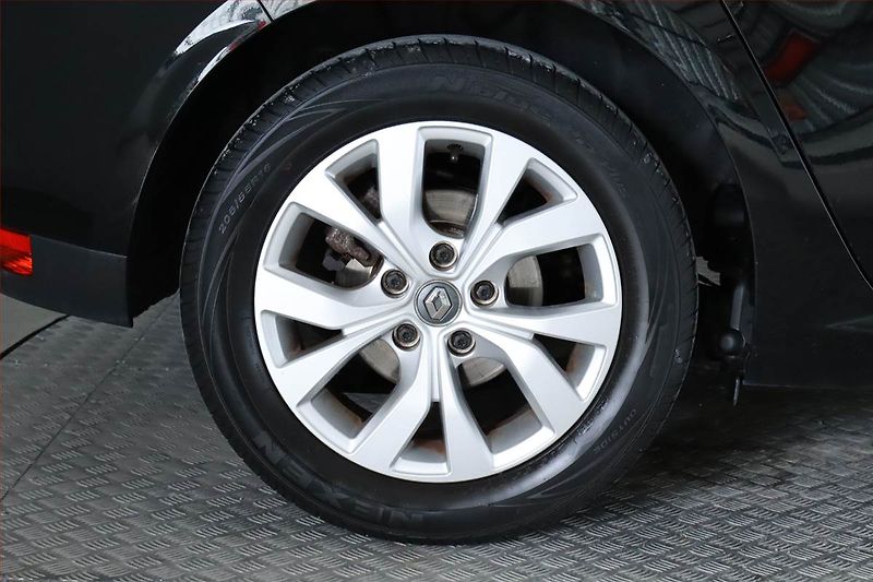 Renault Mégane (2018) 1.6 SCe, Serv.kniha, Navi - fotka 15 z 22