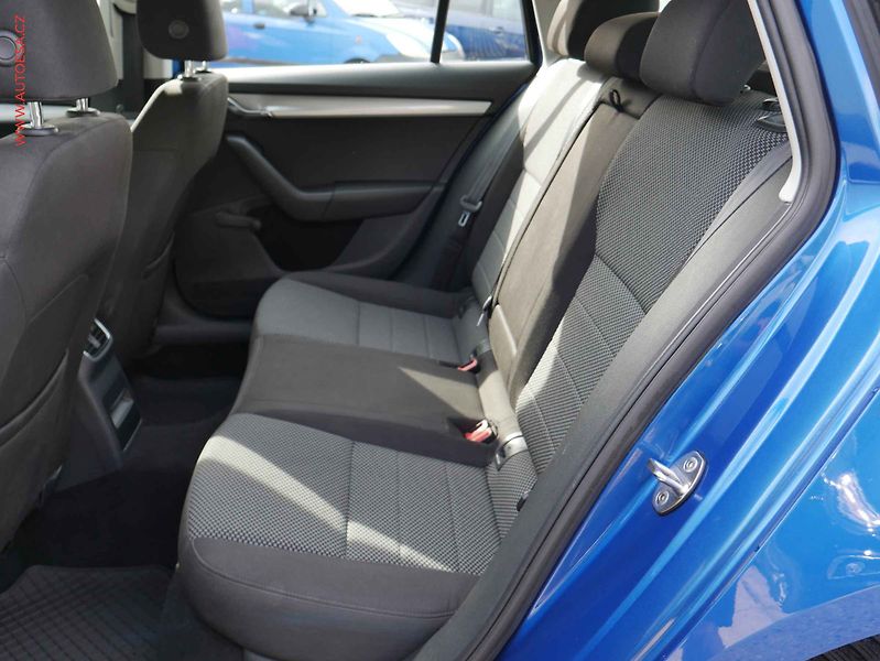 Škoda Octavia (2014) 1.6 TDi, ČR, LED - fotka 10 z 16