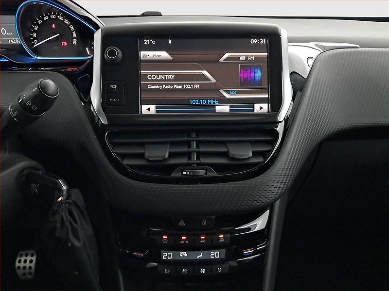 Peugeot 2008 (2014) 1.6 VTi, Navi, Tempomat - fotka 12 z 18