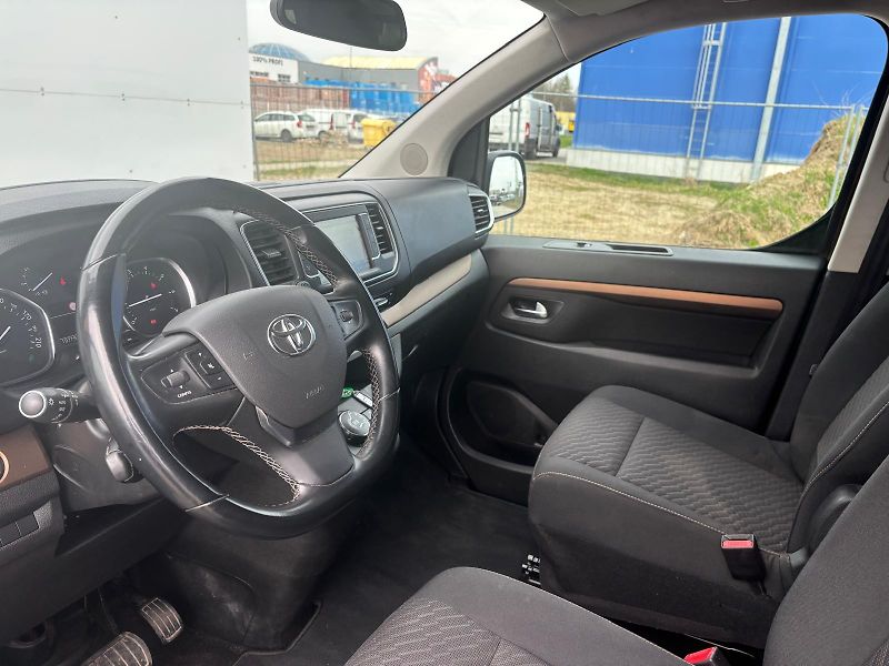 Toyota ProAce Verso 2,0 D-4D L2 AT - fotka 11 z 26