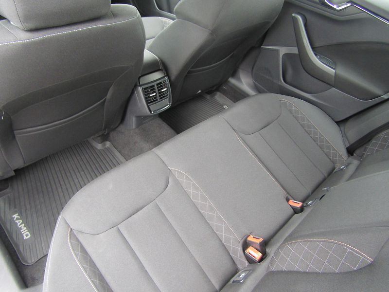Škoda Kamiq Ambition Extra 1.5 TSI /110kW - fotka 25 z 30