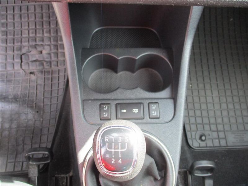 Škoda Fabia 1,2 TSI,aut.klima,serv.kniha, - fotka 18 z 36