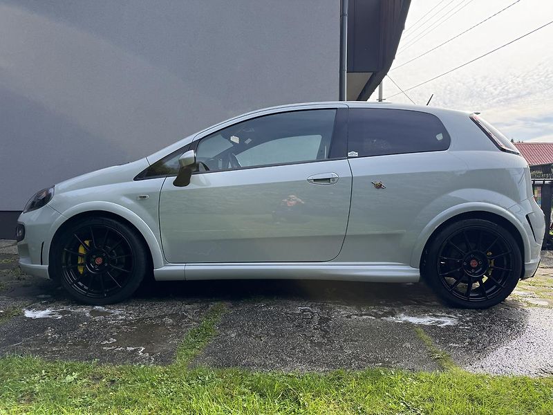Abarth Punto Evo (2014) 1,4 Turbo 180k - fotka 3 z 23
