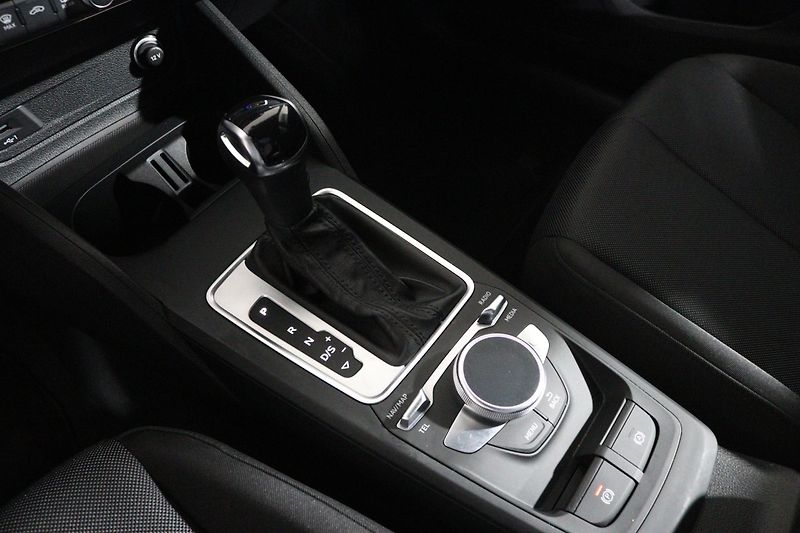 Audi Q2 Advanced 35 TFSI Stronic - fotka 13 z 26