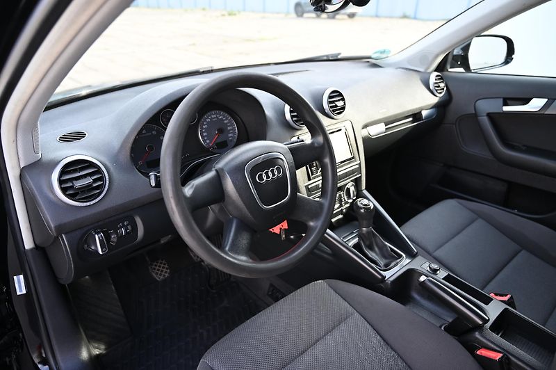 Audi A3 1.6MPI  75KW Sportback 6/2012 - fotka 15 z 26