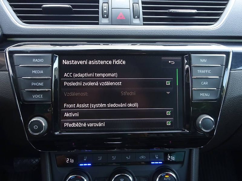 Škoda Superb (2016) 2,0 TDi/ 110kW  DSG  L&K - fotka 12 z 29