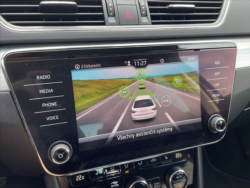 Škoda Superb 2,0 TDI DSG 110kw zachovalé,se - fotka 19 z 25