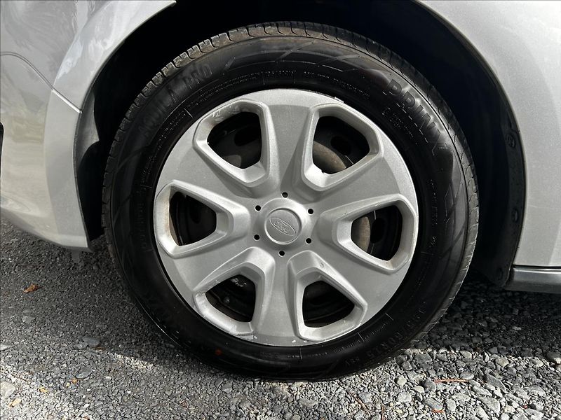 Ford Tourneo Courier 1,0 i 74 kW  Tempomat,Isofix - fotka 46 z 50