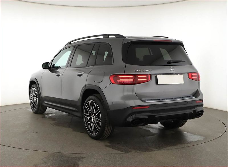 Mercedes-Benz GLB (2026) 200 d, AMG Line, Navigavce - fotka 4 z 29