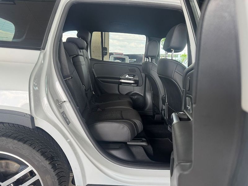 Mercedes-Benz GLB D 4MATIC - fotka 15 z 21