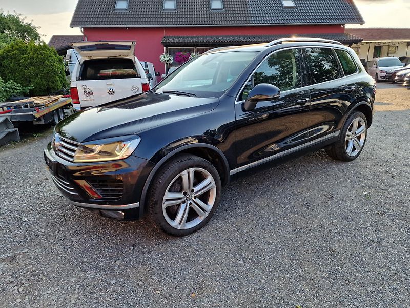 Volkswagen Touareg 4,2TDI V8 EXCLUSIVE - fotografie inzerátu