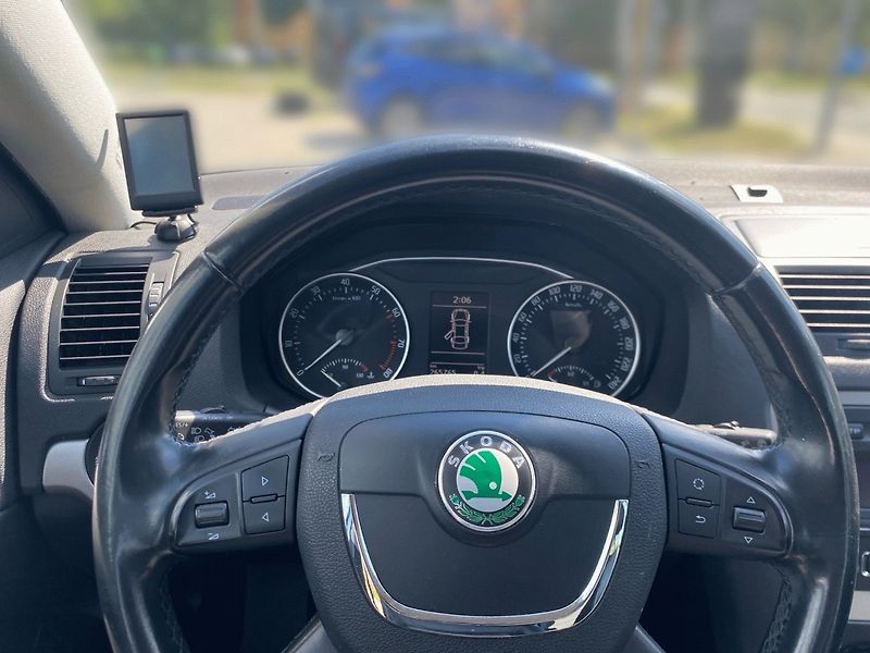 Škoda Octavia (2011) 1.4 TSI 90kw, Elegance, NOVÁ S - fotka 11 z 17