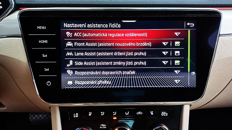 Škoda Superb L&K 2.0TSI 206kW-TZ-ČR-DPH - fotka 41 z 50