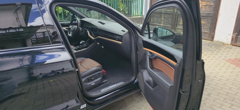 Volkswagen Touareg (2019) 4,0 TDi V8, R-Line, nez.topení - fotka 8 z 18