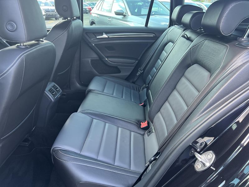 Volkswagen Golf R Variant 2.0TSi 221kw 4x4 DSG - fotka 25 z 41