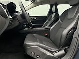 Volvo V60 CC D4 AWD AUT CZ 1. maj. - náhled 2