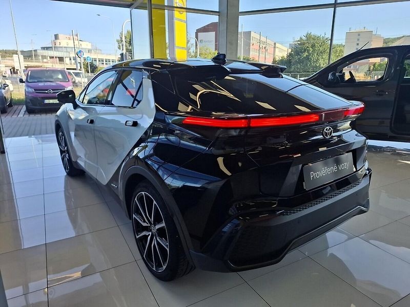 Toyota C-HR 2.0HEV 112KW GR Sport AWD 2024 - fotka 4 z 13