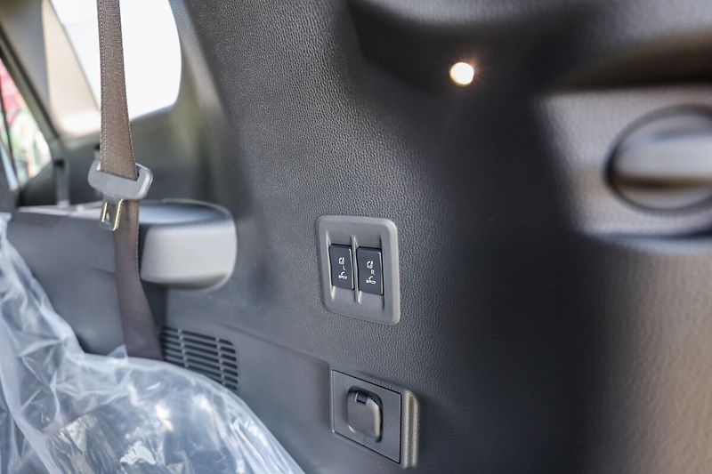 Toyota Land Cruiser First Edition 2.8 D-4D 205 k, - fotka 40 z 40