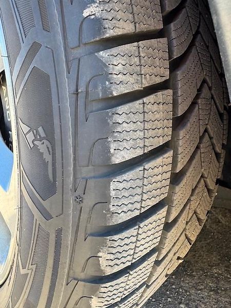 Land Rover Discovery (2019) 3,0 TDV6 HSE 2. majitel - fotka 28 z 30