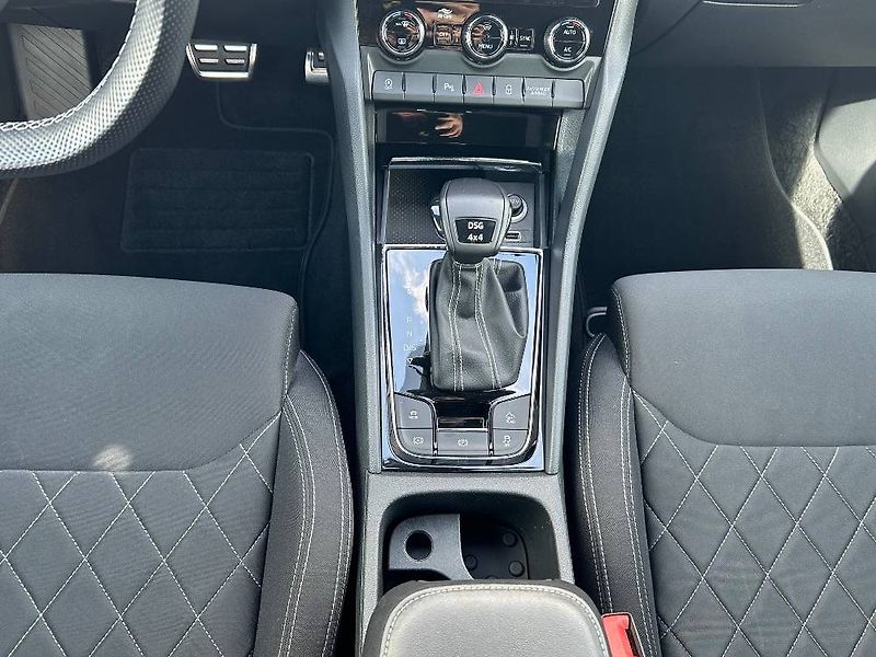 Škoda Karoq 2,0TSI 140kW Sportline 7DSG 4x - fotka 9 z 28