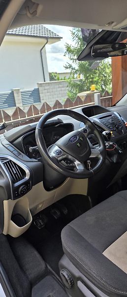 Ford Tourneo Custom (2016) - fotka 10 z 11