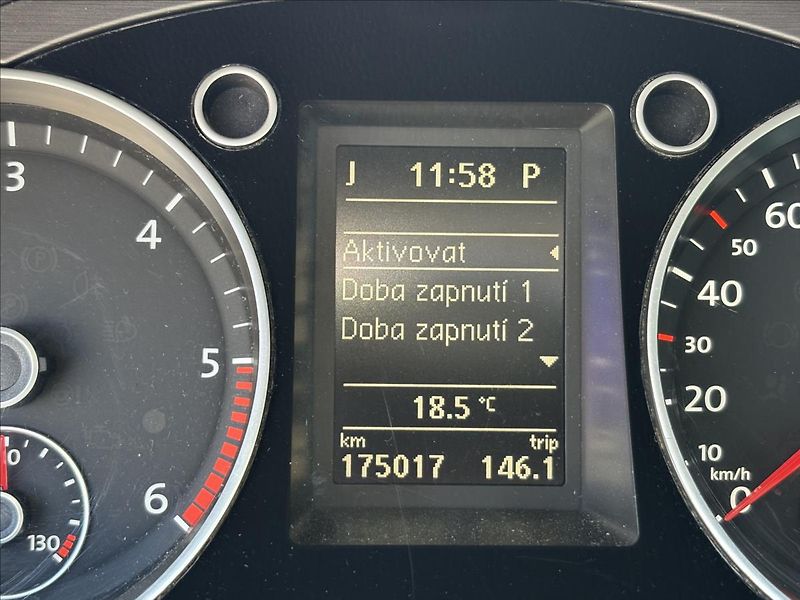 Volkswagen Passat 2,0 TDi130kW Xen,ACC,Pano,NezT - fotka 21 z 41