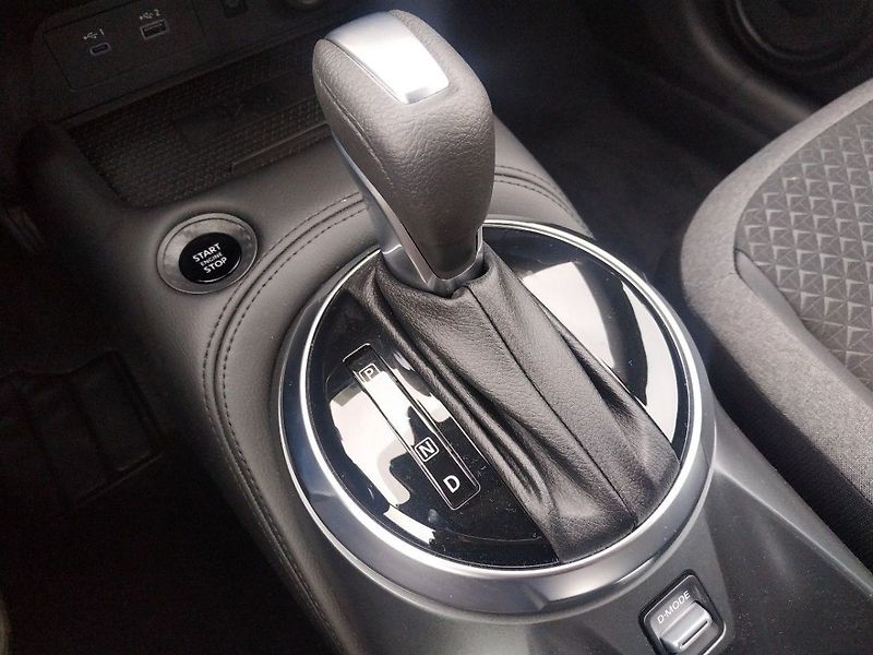 Nissan Juke 1.0 DIG-T, 114k, 7AT, NA CESTĚ - fotka 25 z 29