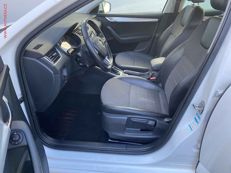 Škoda Octavia (2015) 2.0 TDi, Elegance, DSG - fotka 9 z 19