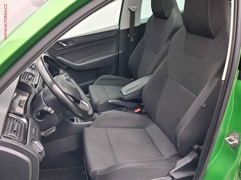 Škoda Rapid (2014) 1.6 TDi, Sport, xenon, panor - fotka 9 z 16