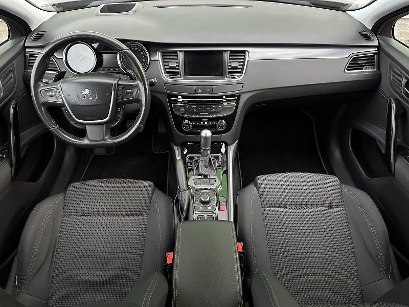 Peugeot 508 2.0HDi AT 163PS Bi-Xenon NAVI - fotka 31 z 36
