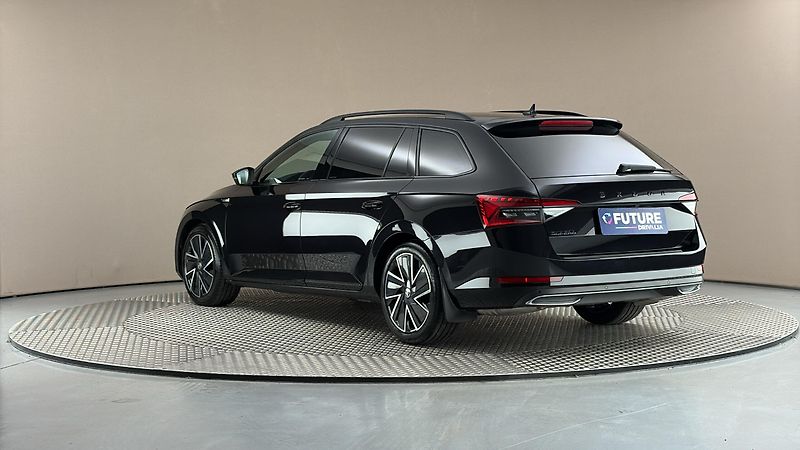 Škoda Superb 2.0 TSI DSG Sportline Combi - fotka 2 z 33