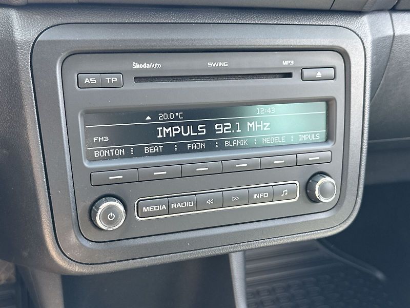 Škoda Roomster (2011) 1.2 TSI Ambition - fotka 11 z 24
