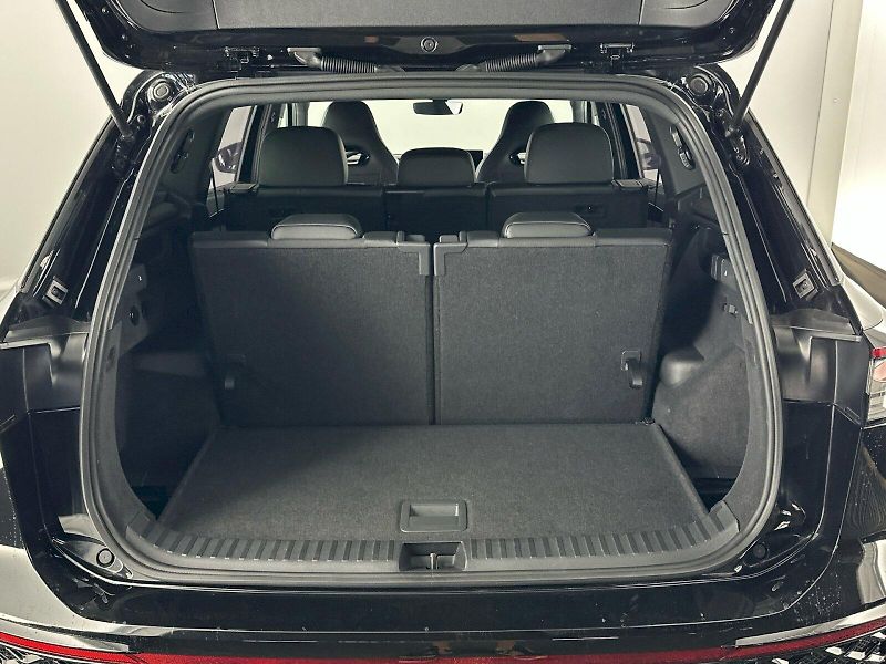 Volkswagen Tayron (2025) R-Line 2.0 TSI 150kW 4Motion D - fotka 35 z 38