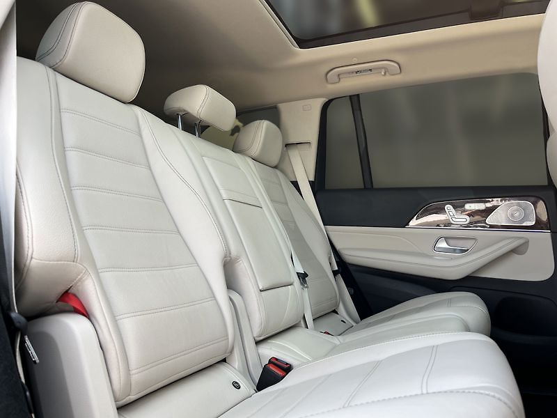 Mercedes-Benz GLS Trída 350 d 4MATIC AMG Line Pa - fotka 17 z 18