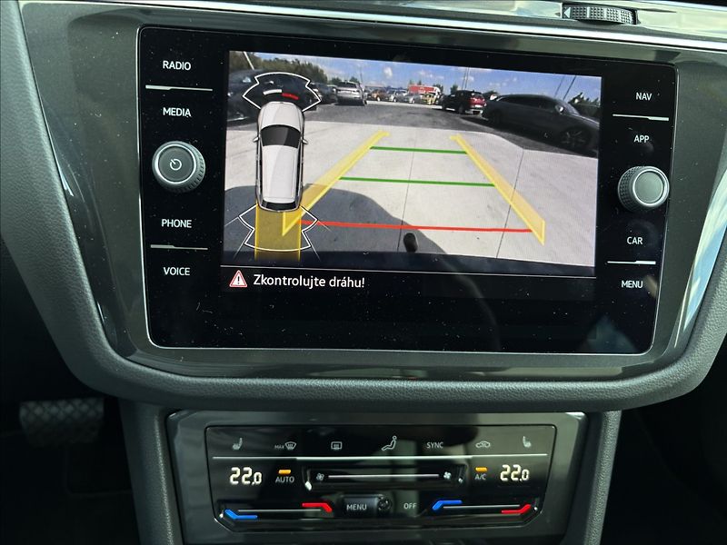 Volkswagen Tiguan 2,0 TDI 110 KW 4M DSG ELEGANCE - fotka 17 z 31