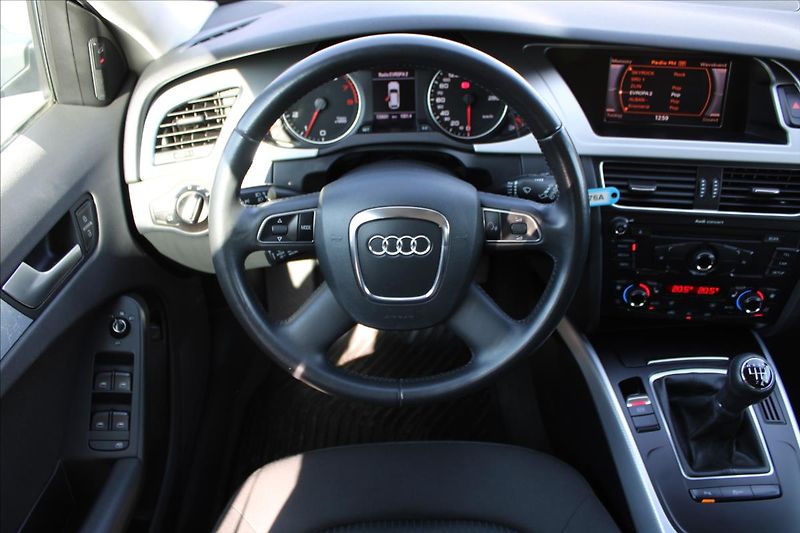 Audi A4 1,8 TFSI  NOVÉ V ČR,4x4 - fotka 10 z 27