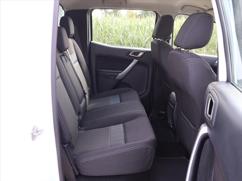 Ford Ranger 2,0 TDCi 125kW XLT CZ DPH Tažn - fotka 12 z 26