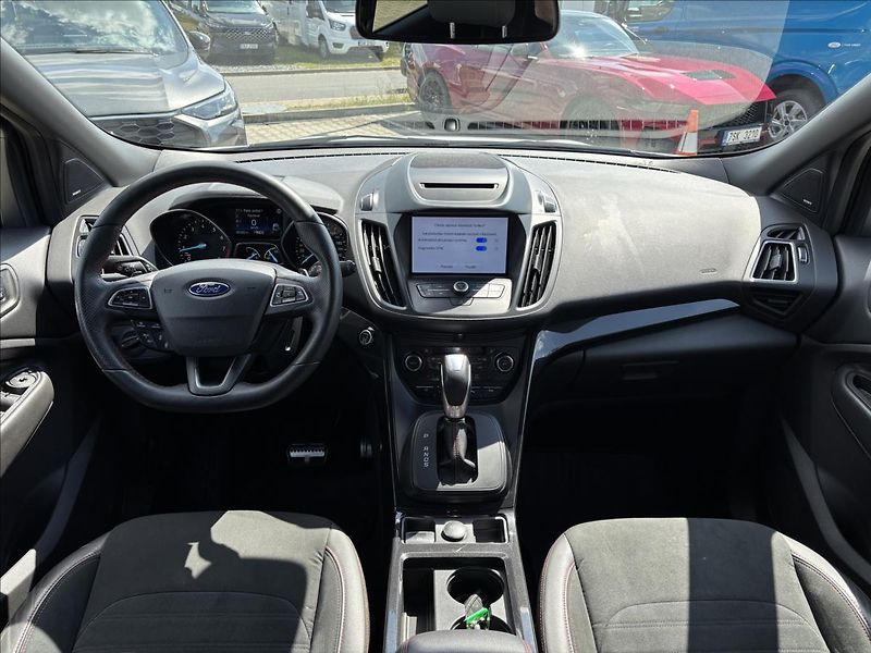 Ford Kuga 2,0 EcoBoost 170 kW ST-Line - fotka 16 z 44