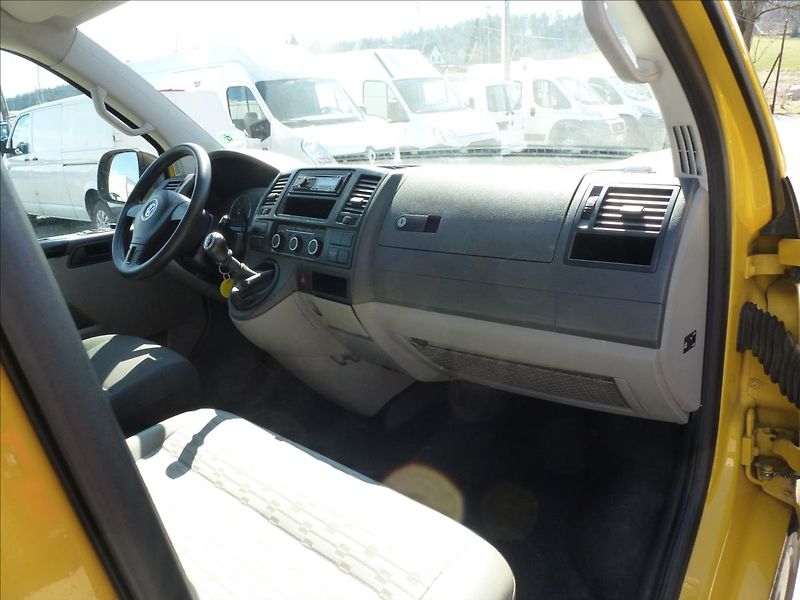 Volkswagen Transporter 2,0 TDI Pojízdná dílna - fotka 36 z 55